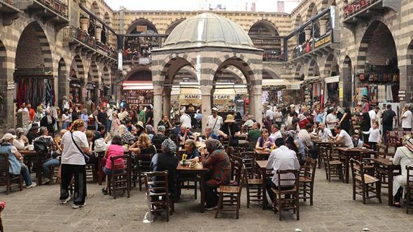 Bayram, Diyarbakır esnafına ‘can suyu’ oldu