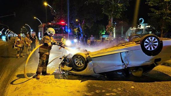 Alkollü sürücünün kullandığı otomobil refüje çarpıp takla attı; 2 yaralı