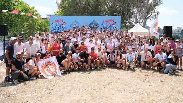 Adana’da ilk kez düzenlenen ‘Aquatlon ve Triatlon’ yarışmasında sporcular madalyalarını aldı