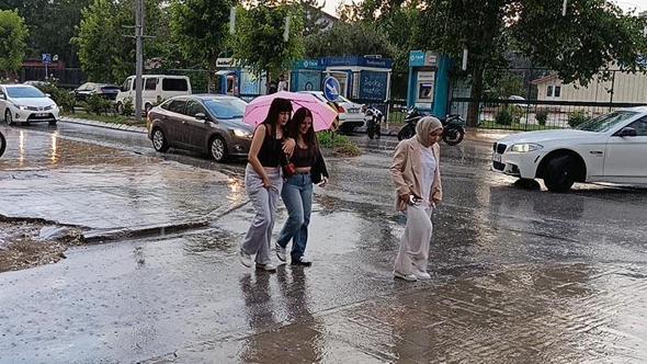 Edirne ve Kırklareli'de sağanak etkili oldu