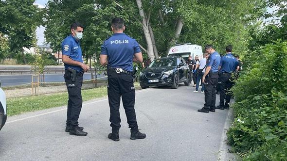 Camları kırık otomobilin arka koltuğunda ölü bulundu