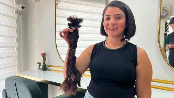 Lenfomayı yenen Özlem, saçlarını kanser hastaları için bağışladı