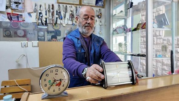 52 yıldır zamana 'ayar' veriyor, teknolojiye direniyor