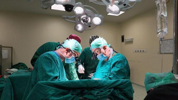 Dünyanın ilk 8'li çapraz karaciğer nakli, Malatya'da yapıldı