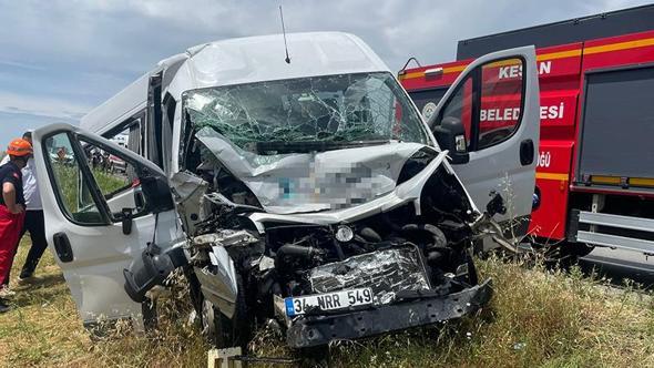 Edirne'de personel servisi, tankere çarptı: 16 yaralı