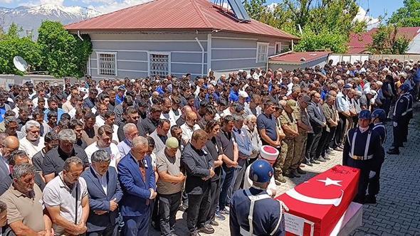 Kazada hayatını kaybeden uzman çavuş, son yolculuğuna uğurlandı
