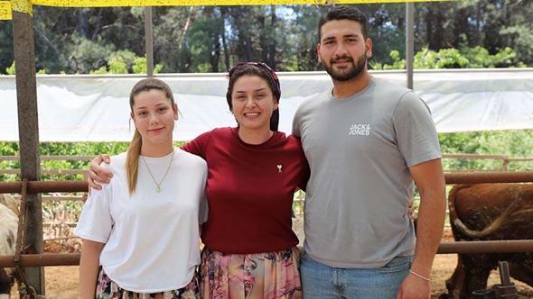 Eşinin emanet ettiği çiftliği çocuklarıyla yaşatıyor