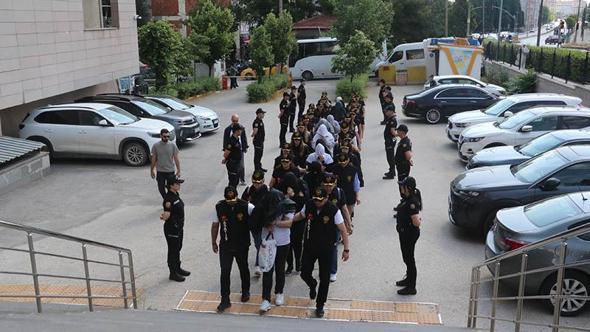 Eskişehir'de masaj salonlarına fuhuş baskını; 7 tutuklama