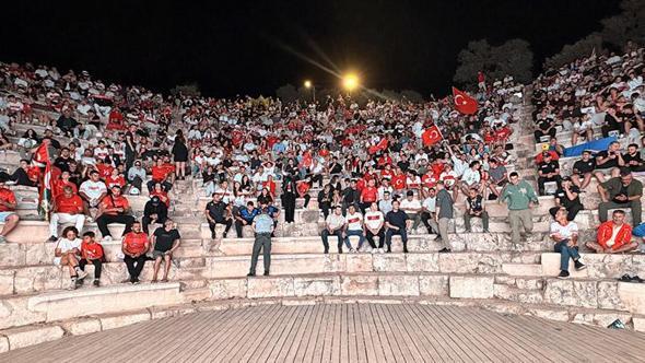 Milli maç Antiphellos Antik Tiyatrosu'nda izlendi
