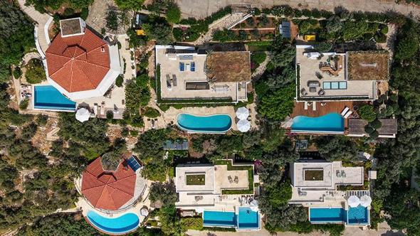 Antalya'daki lüks villalarda tatilin bedeli 50 bin ile 500 bin lira arasında