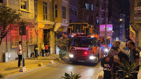 Beyoğlu’nda bodrum katında duvar çöktü; 5 katlı bina tahliye edildi