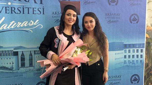 Kızını örnek aldı, bölüm 2'ncisi olarak üniversiteden mezun oldu