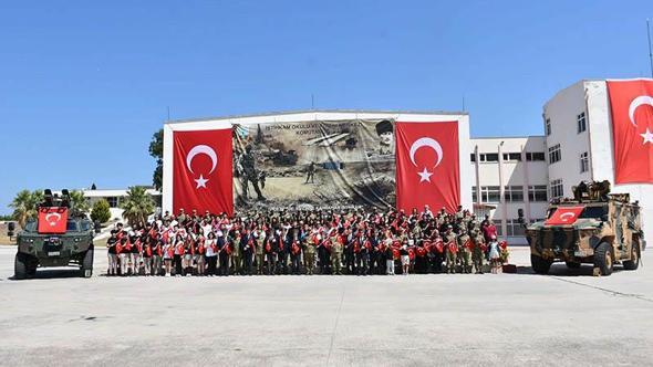 Türk Kara Kuvvetleri'nin kuruluşunun 2235'inci yılı İzmir'de kutlandı