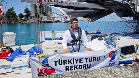 Yelkenliyle ‘Solo Türkiye Turu’ rekoru için Artvin’den denize açıldı