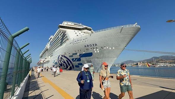 Kruvaziyerle Bodrum'da 2 bin 671 turist geldi
