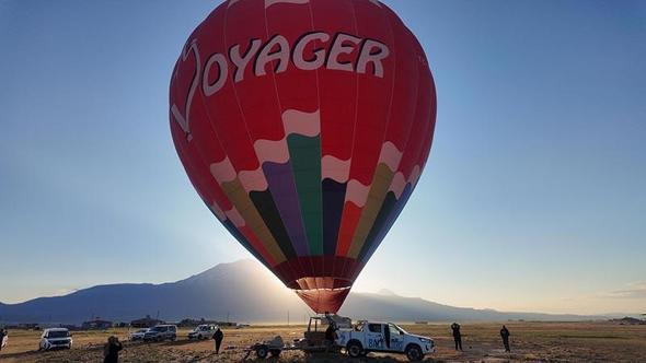 Ağrı Dağı eteklerinde sıcak hava balonuyla uçuş yapıldı
