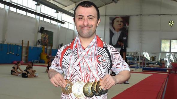 Enkazdan çıkan şampiyon
