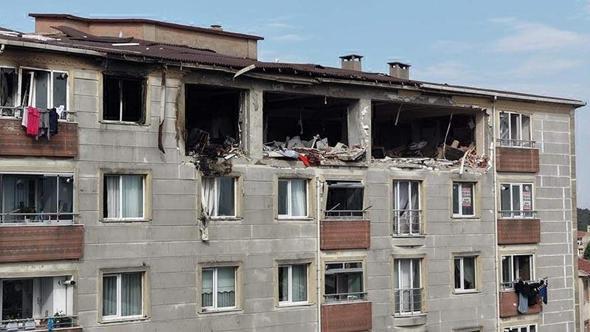 Apartman dairesinde 2 kişinin öldüğü patlamanın neden olduğu hasar sabah ortaya çıktı