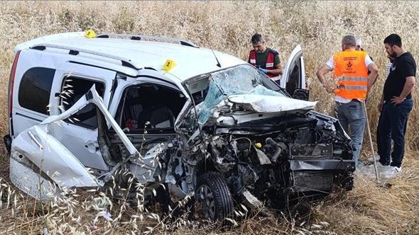 Cenaze dönüşü kaza: anne ile 2 oğlu öldü, 3 yaralı