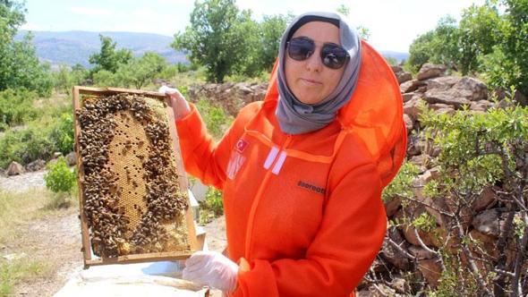 Kanserle mücadelesinde faydalı olduÄŸunu öÄŸrendiÄŸi arıcılık Zehra’nın mesleÄŸi oldu