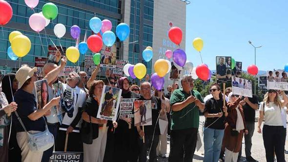 Otel yangını faciasında yakınlarını kaybedenler Bolu'dan Ankara'ya yürüyüş başlattı
