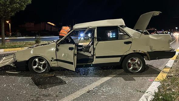 Sivas'ta otomobil karşı şeride geçip, takla attı: 1'i ağır 3 yaralı