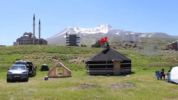 Kayseri’de 2 bin 200 metredeki yaylada çadır tatili