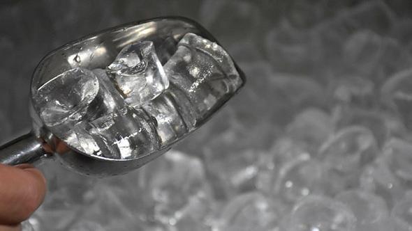 'Hijyenik olmayan buz, gıda zehirlenmesine neden olabilir'