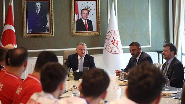 Bakan Bak: İstikrarlı başarılarla voleybol ülkesi haline geldik