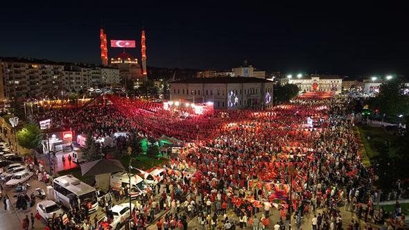 Sivas'ta '15 Temmuz' yürüyüşü