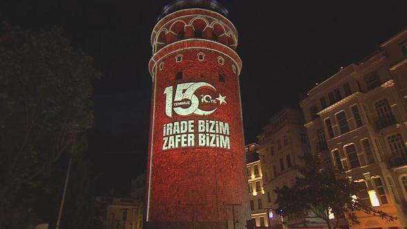 Galata Kulesi'nde 15 Temmuz'un 10'uncu yılında ışık gösterisi gerçekleştirildi