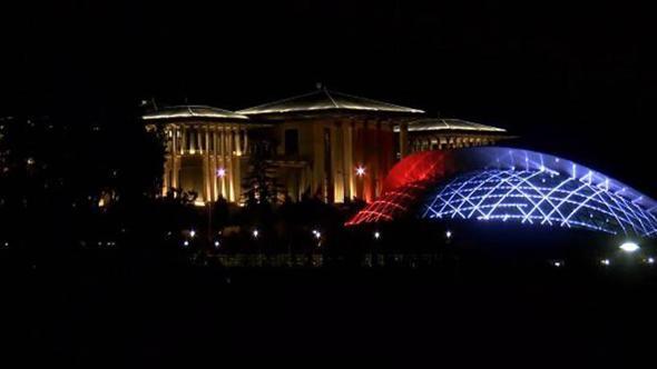 15 Temmuz’un 10’uncu yılında Cumhurbaşkanlığı Külliyesi’nde nöbet tutuldu