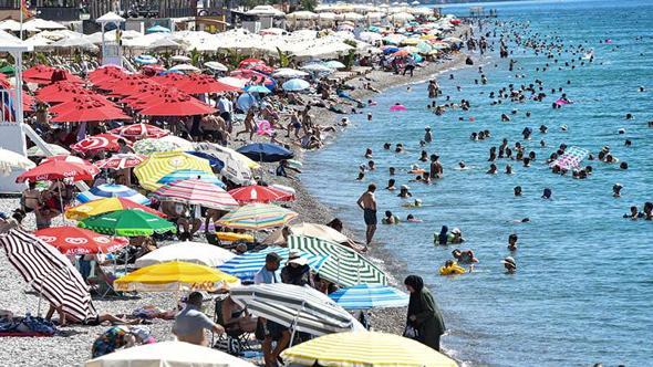 Antalya'da hava 'aşırı', deniz 'çok' sıcak
