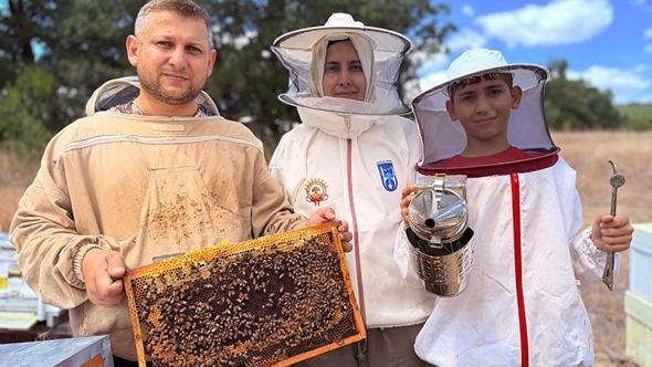 Pandemide 2 kovanla başladığı arıcılıkta 180 kovanlık işletme kurdu