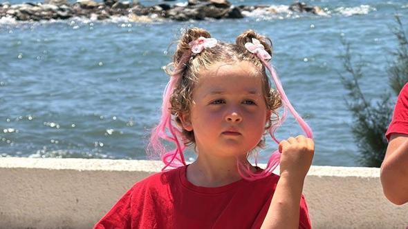 Lösemiyi yenen 5 yaşındaki Erva, tatil köyünde moral kazandı