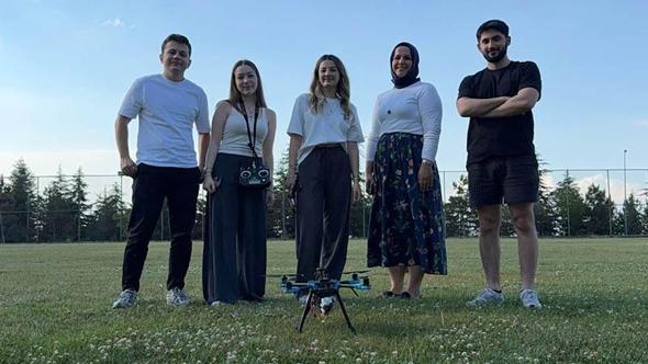 Üniversite öğrencilerinden, yüz tanıma özellikli devriye dronu