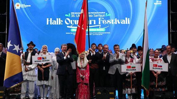 Samsun'da 36'ncı Uluslararası Halk Oyunları Festivali başladı