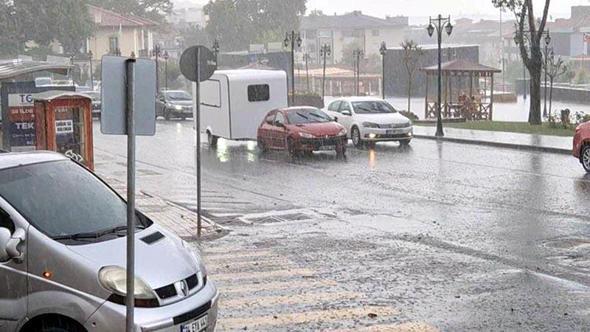 Tekirdağ'da sağanak etkili oldu