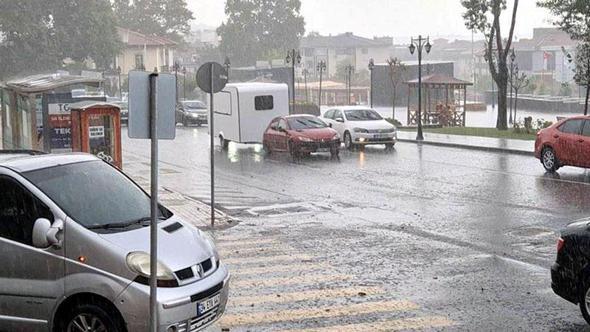 Tekirdağ'da sağanak etkili oldu