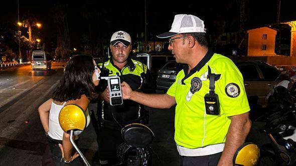 Adana’da trafik denetimi; 42 sürücüye idari para cezası