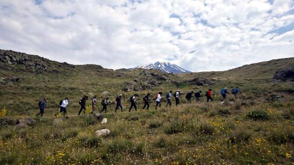 Ağrı Dağı zirvesinde Van Gölü için farkındalık mesajı