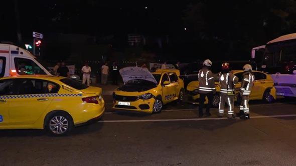 Beyoğlu'nda 8 aracın karıştığı zincirleme kaza: 2 yaralı