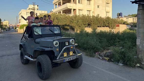 Klasik araç tutkunu esnaf, 74 yıllık cipi restore ettirdi