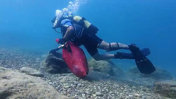Hıdırellez dilekleri, aylar sonra da deniz yaşamını tehdit ediyor