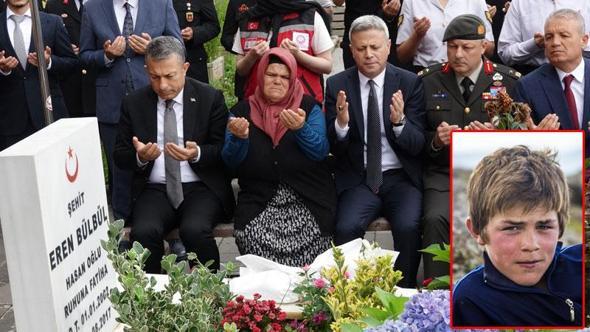 Şehit Eren Bülbül, kabri başında anıldı