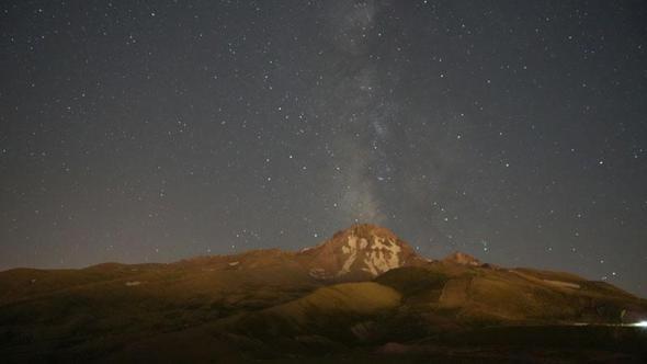 Erciyes'te 2 bin 650 metre yükseklikte meteor yağmuru