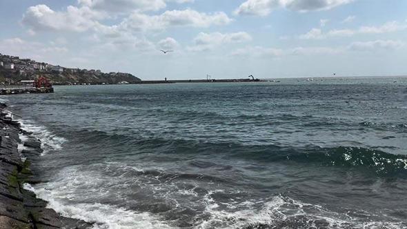 Tekirdağ'da fırtına; eğitim uçuşları iptal, 3 ilçede denize girmek yasak