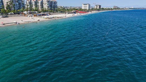 Konyaaltı Sahili'nde işletmecilerden 'şamandıra' tepkisi