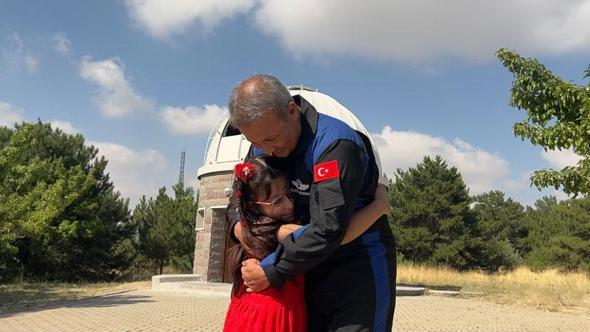 Böbrek hastası Zehra’nın Alper Gezeravcı ile tanışma hayali de gerçek oldu