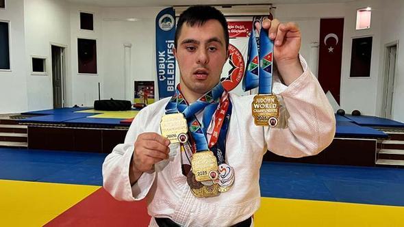 Down sendromlu Ahmet, judoda dünya şampiyonu oldu